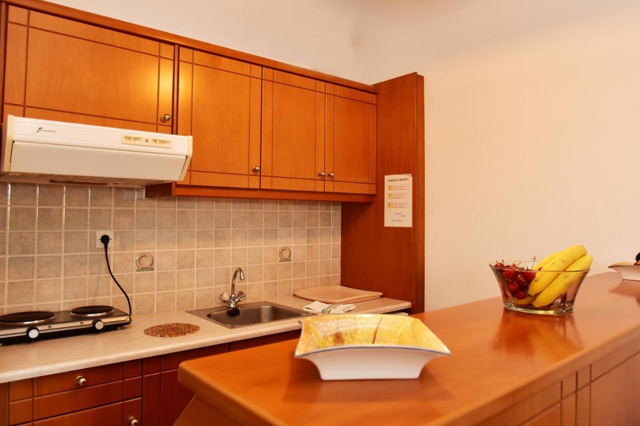 Filoxenia Apartments 2 팔라이오코라 외부 사진
