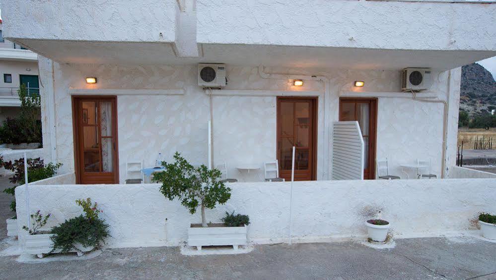 Filoxenia Apartments 2 팔라이오코라 외부 사진