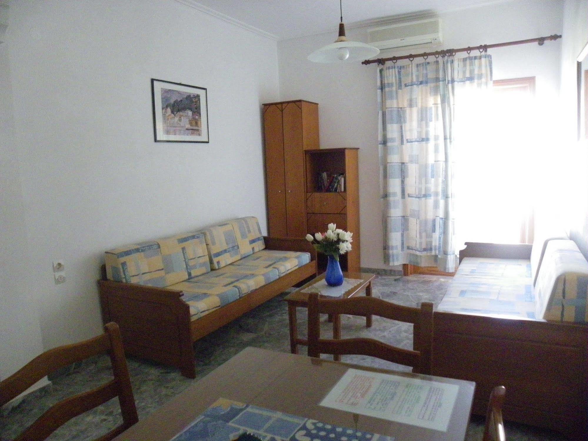 Filoxenia Apartments 2 팔라이오코라 외부 사진