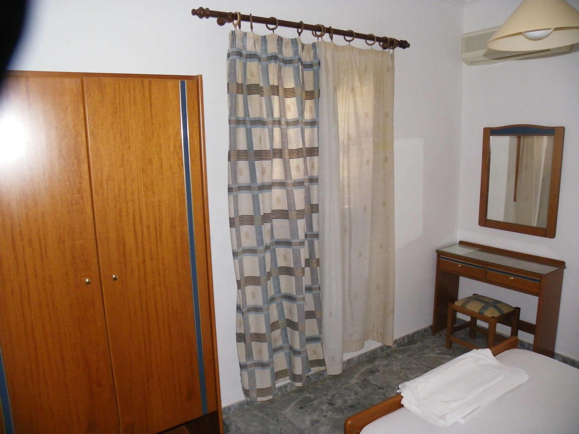 Filoxenia Apartments 2 팔라이오코라 외부 사진