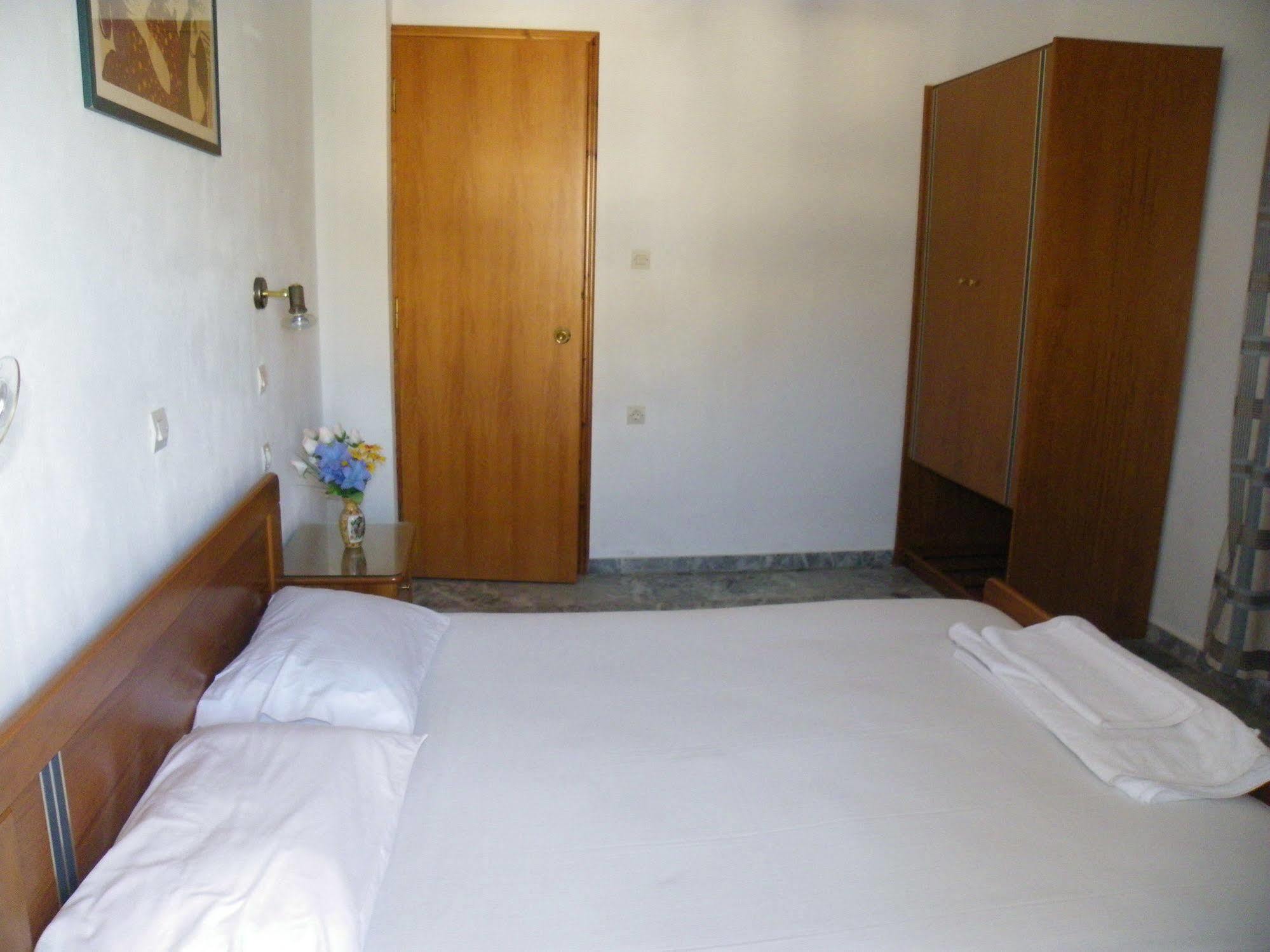 Filoxenia Apartments 2 팔라이오코라 외부 사진